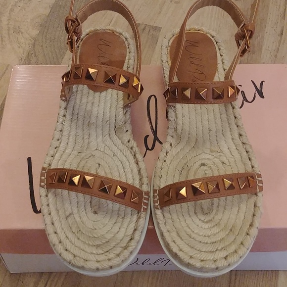 NEW Wild Paid Brown and Bronze Espadrilles Faux Leather 8 - Picture 5 of 9